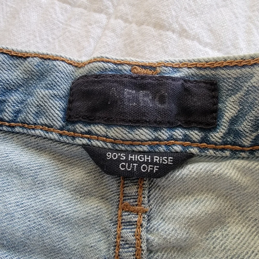 Aeropostale 90's High Rise Cut Off Shorts Light Wash Distressed Size 2